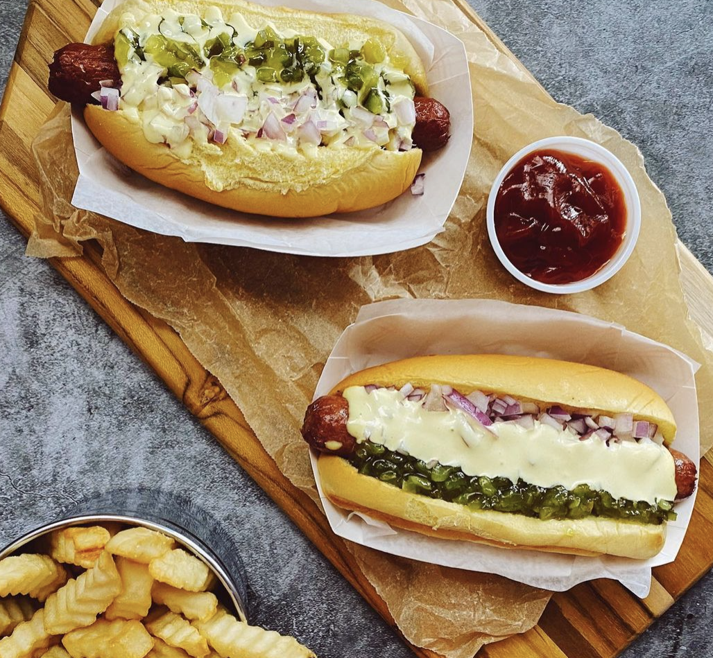 Pops two hot dog thur.png